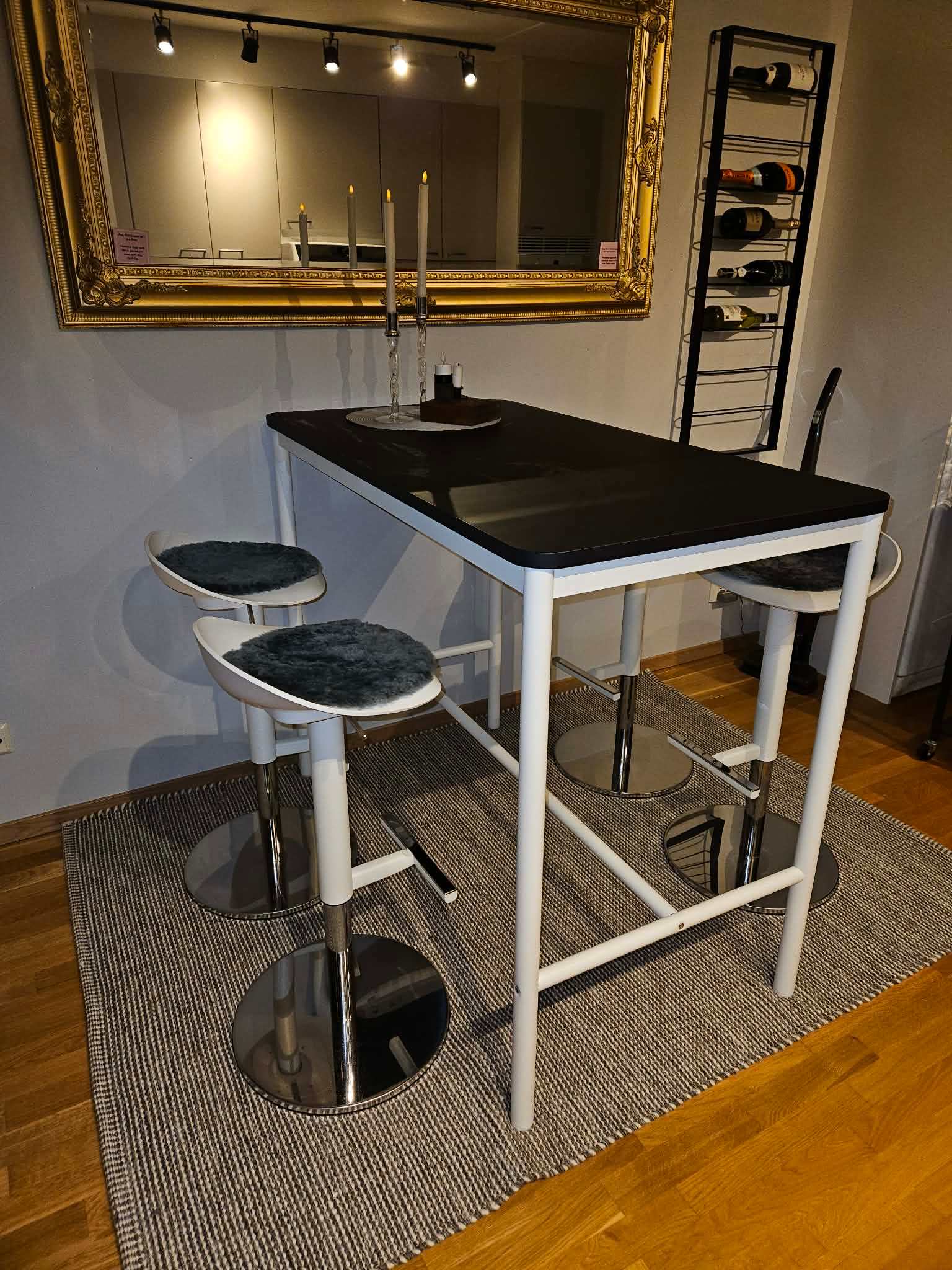 Seller photo