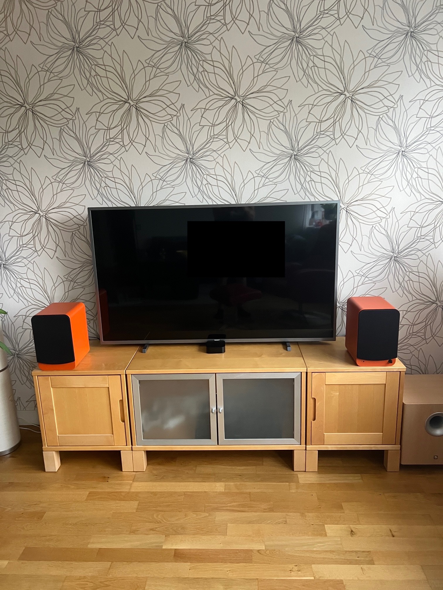 TV BÄNK /FÖRVARING